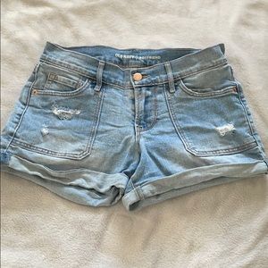 Old Navy semi-distressed Boyfriend shorts 💙